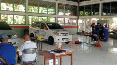 10 Siswa Terbaik SMK Se-Sulsel Adu Mekanik di LKS Teknologi Otomotif Mobil SMKN 5 Makassar